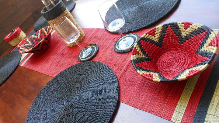 décoration de table avec une panière lavumisa tango des sets et chemin de table